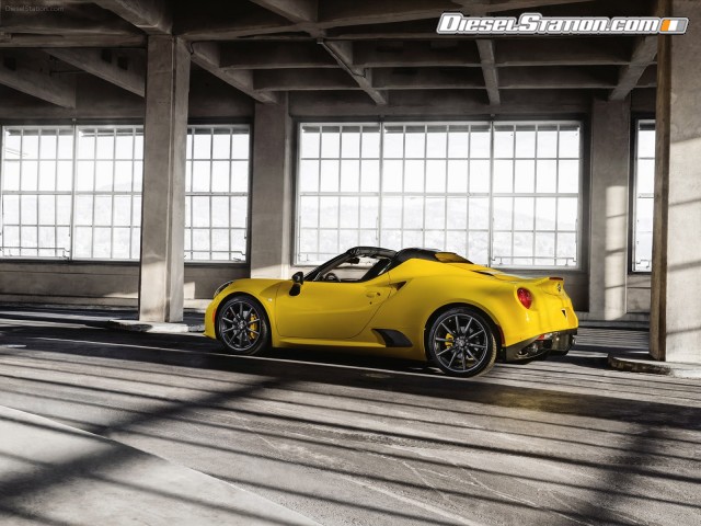 Alfa Romeo 4C Spider 2015 Picture #44 Alfa Romeo 4C Spider 2015 Picture #44